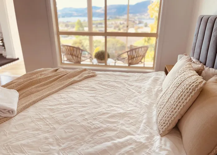 Spacious 3 Bedrooms Family Living In Rosetta